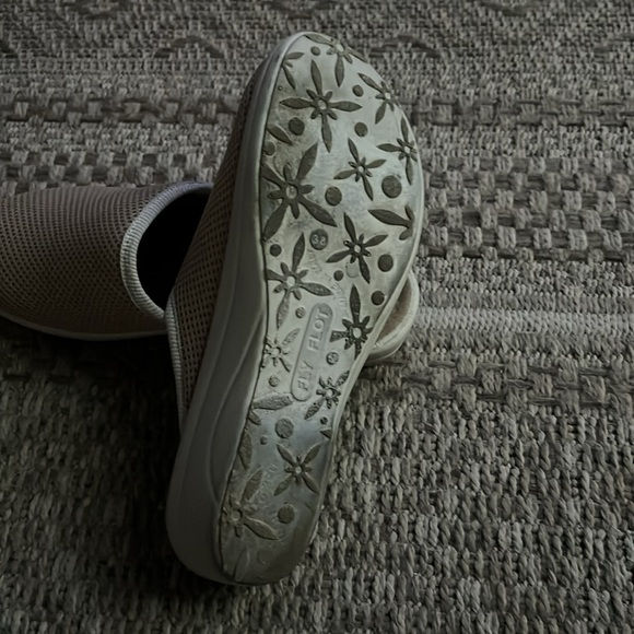 Fly Flot Mesh Clogs - Picture 5 of 7